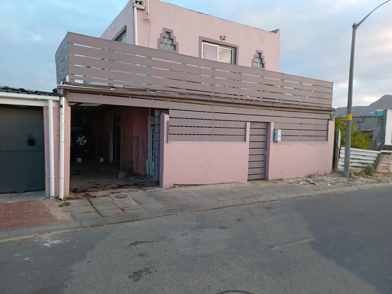 5 Bedroom Property for Sale in Seawinds Western Cape